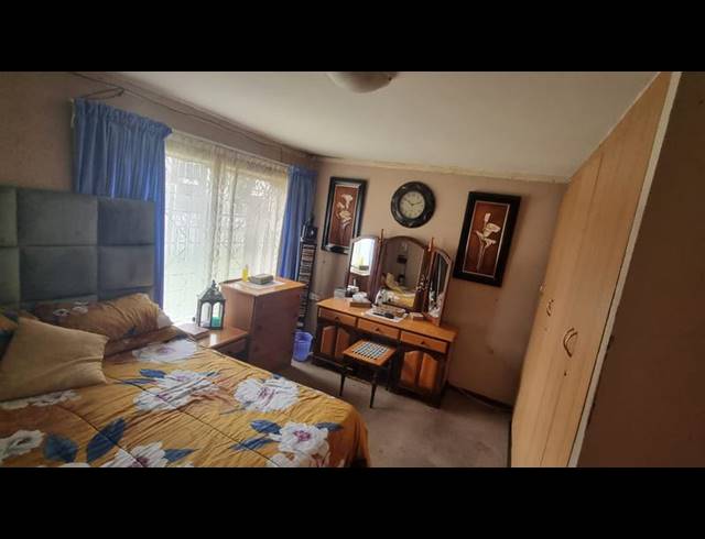 2 BEDROOM APARTMENT FOR SALE IN VAALPARK